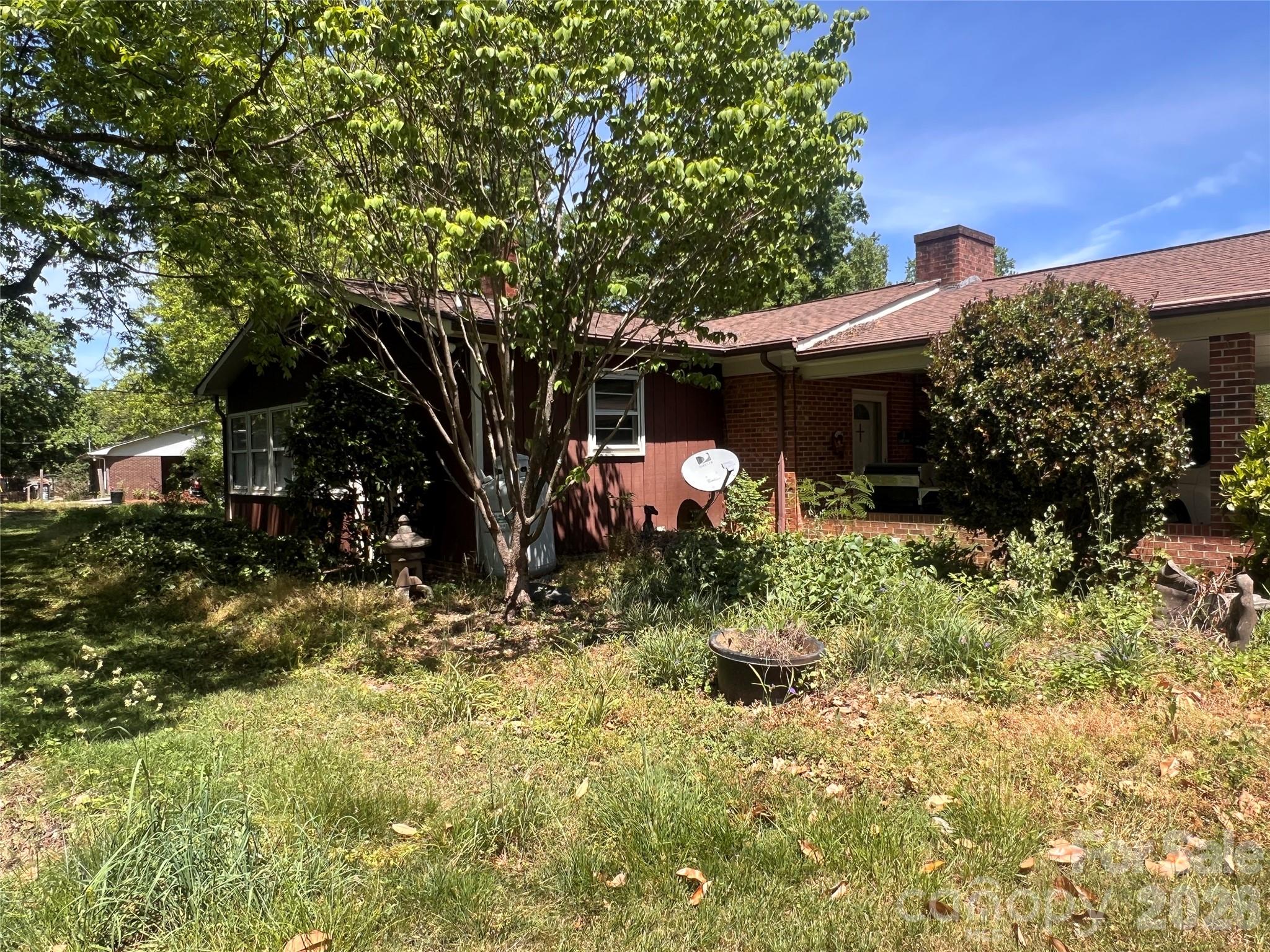 Single Family Residence at 3393 Anderson Mountain Road, Maiden, photo 3 of 26
