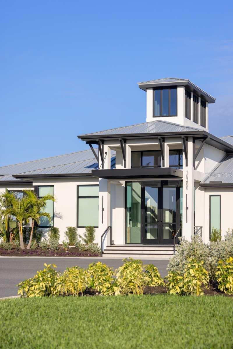 Single Family Residence at 11801 SEALIGHT ST, VENICE, photo 14 of 31