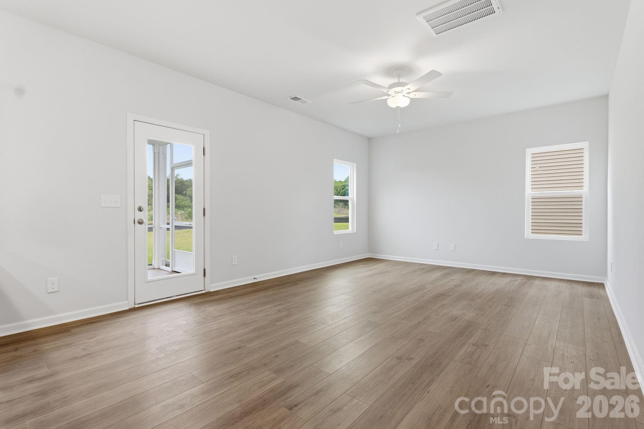 Single Family Residence at 1641 Piper Creek Avenue, Newton, photo 7 of 41