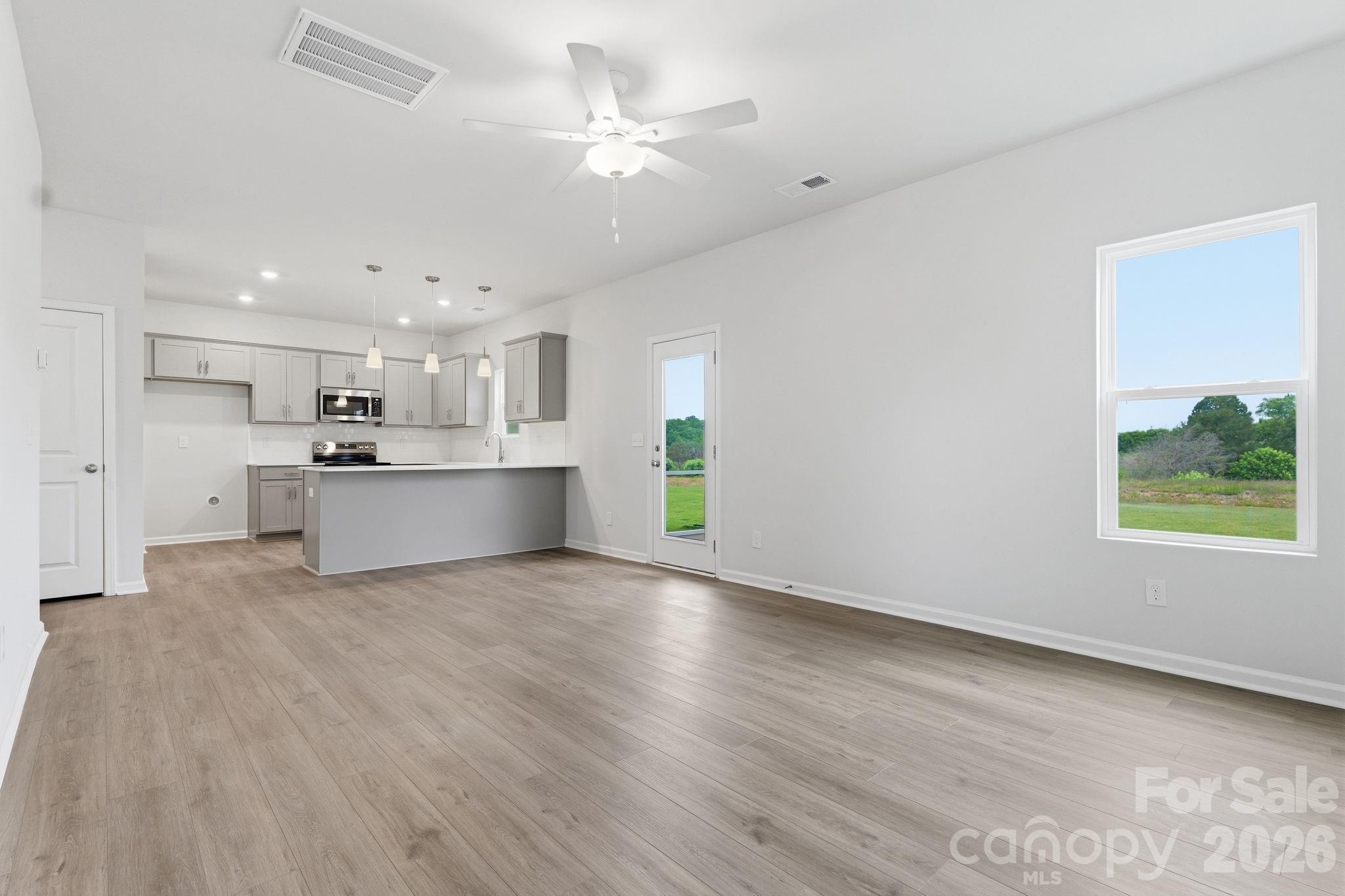 Single Family Residence at 1641 Piper Creek Avenue, Newton, photo 9 of 41