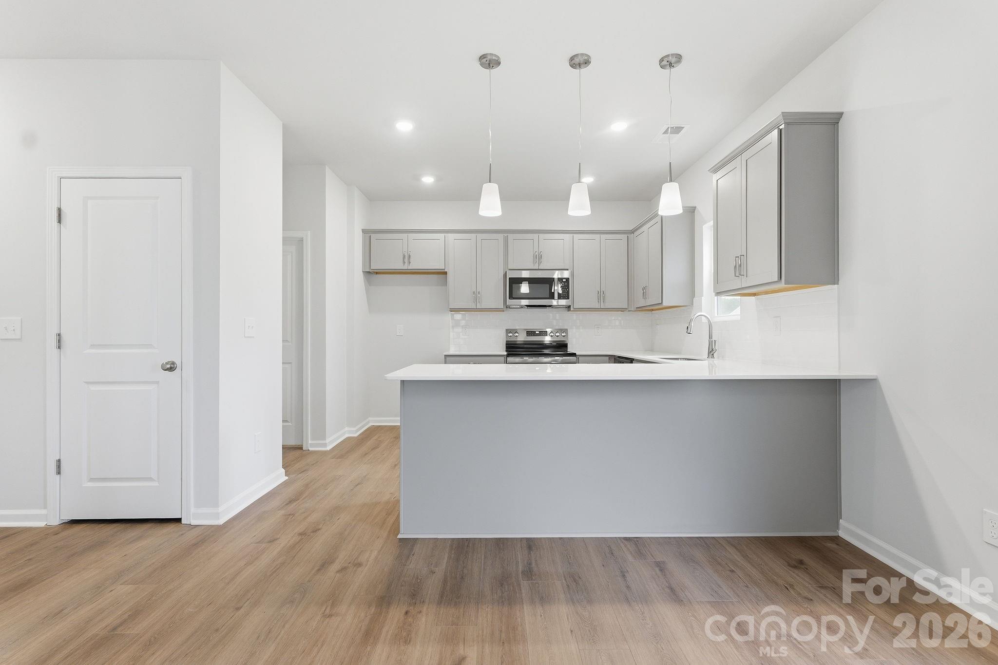 Single Family Residence at 1641 Piper Creek Avenue, Newton, photo 11 of 41