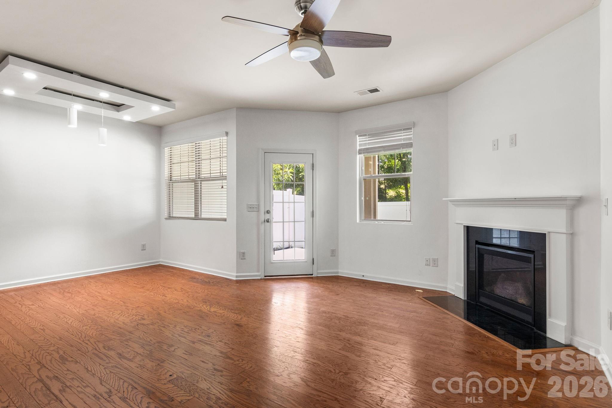 Townhouse at 4037 Black Walnut Way, Fort Mill, photo 4 of 28