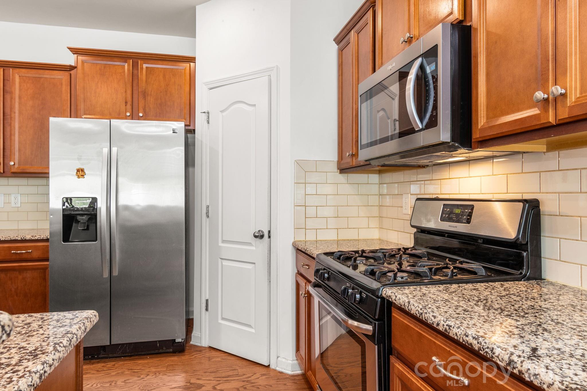 Townhouse at 4037 Black Walnut Way, Fort Mill, photo 9 of 28