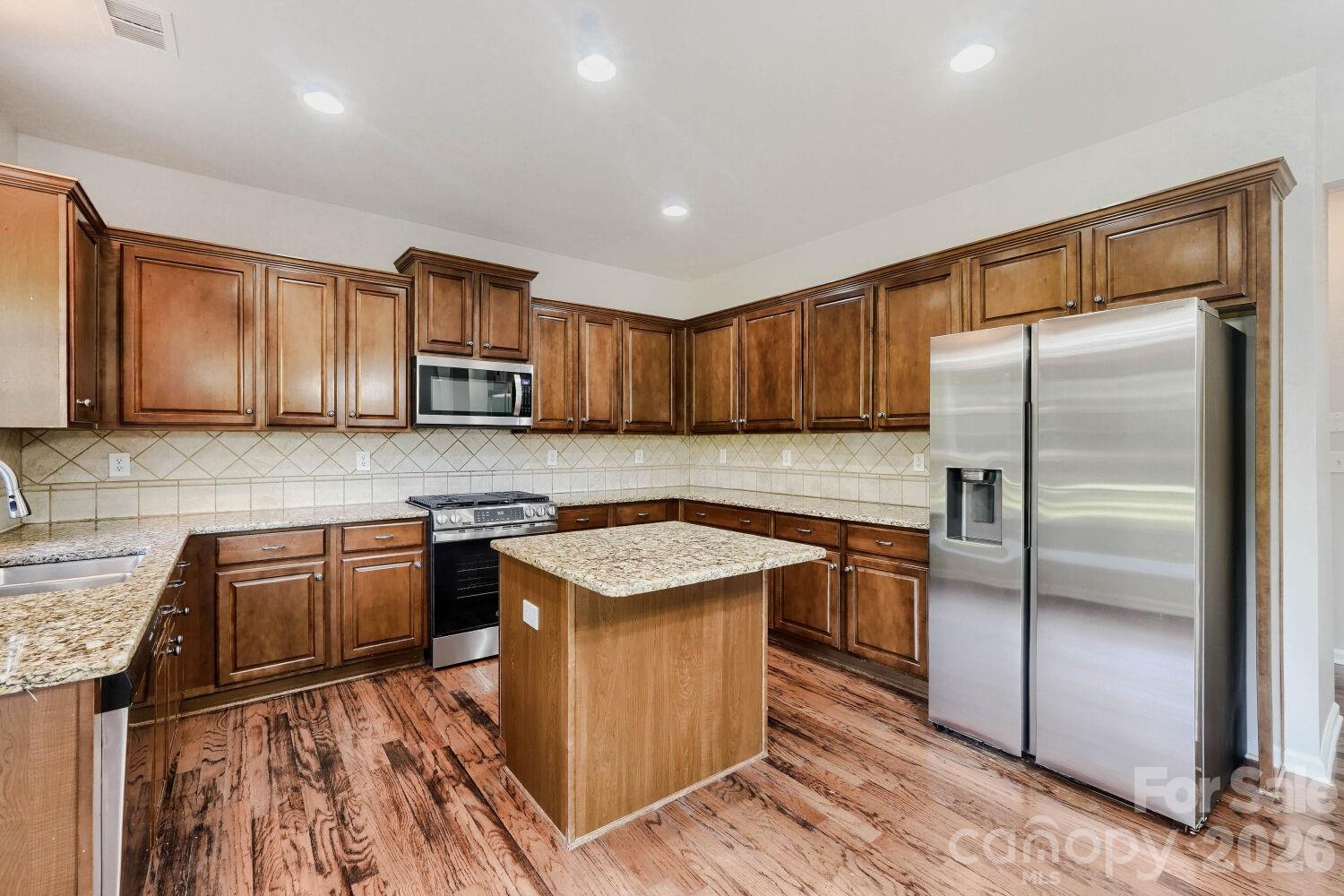 Single Family Residence at 5613 Shenandoah Drive, Waxhaw, photo 4 of 25
