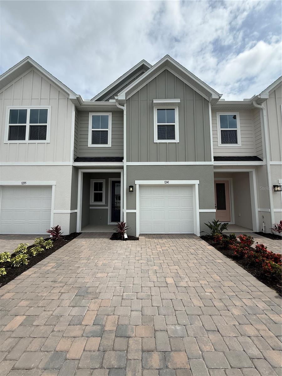 1241 PINEYWOOD FIELD DR