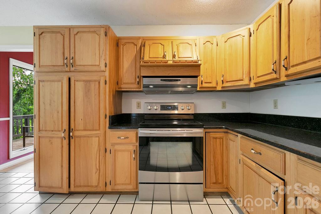Single Family Residence at 547 Windover Drive, Brevard, photo 12 of 48