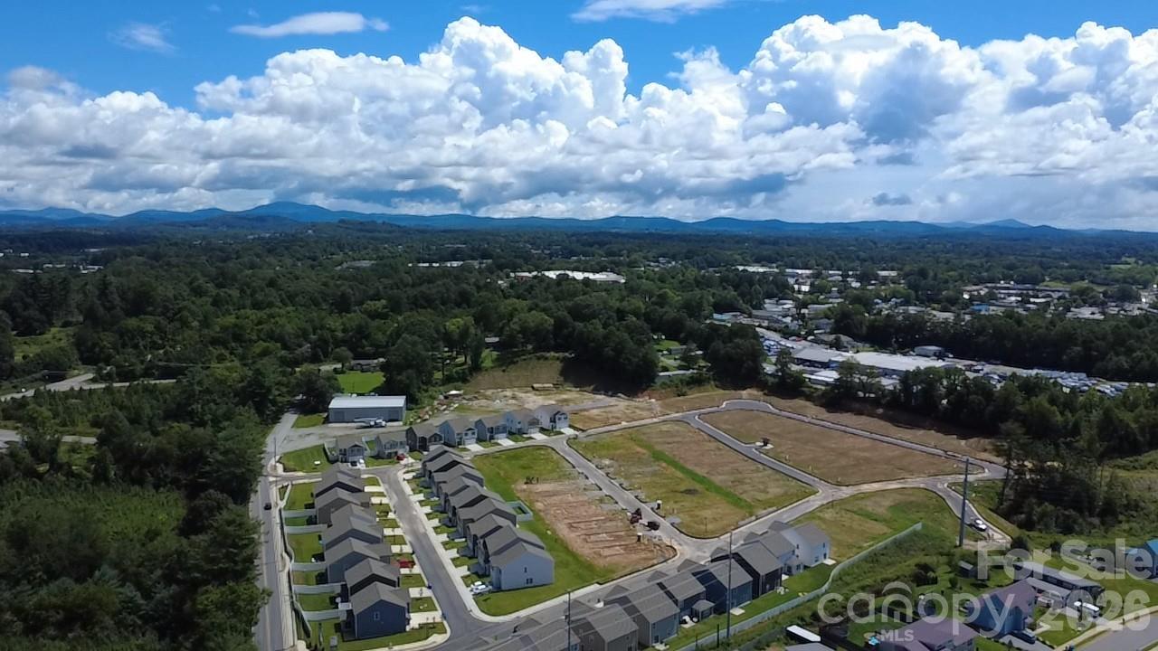 Community overview - 28 Katherine Emilie Drive, Hendersonville