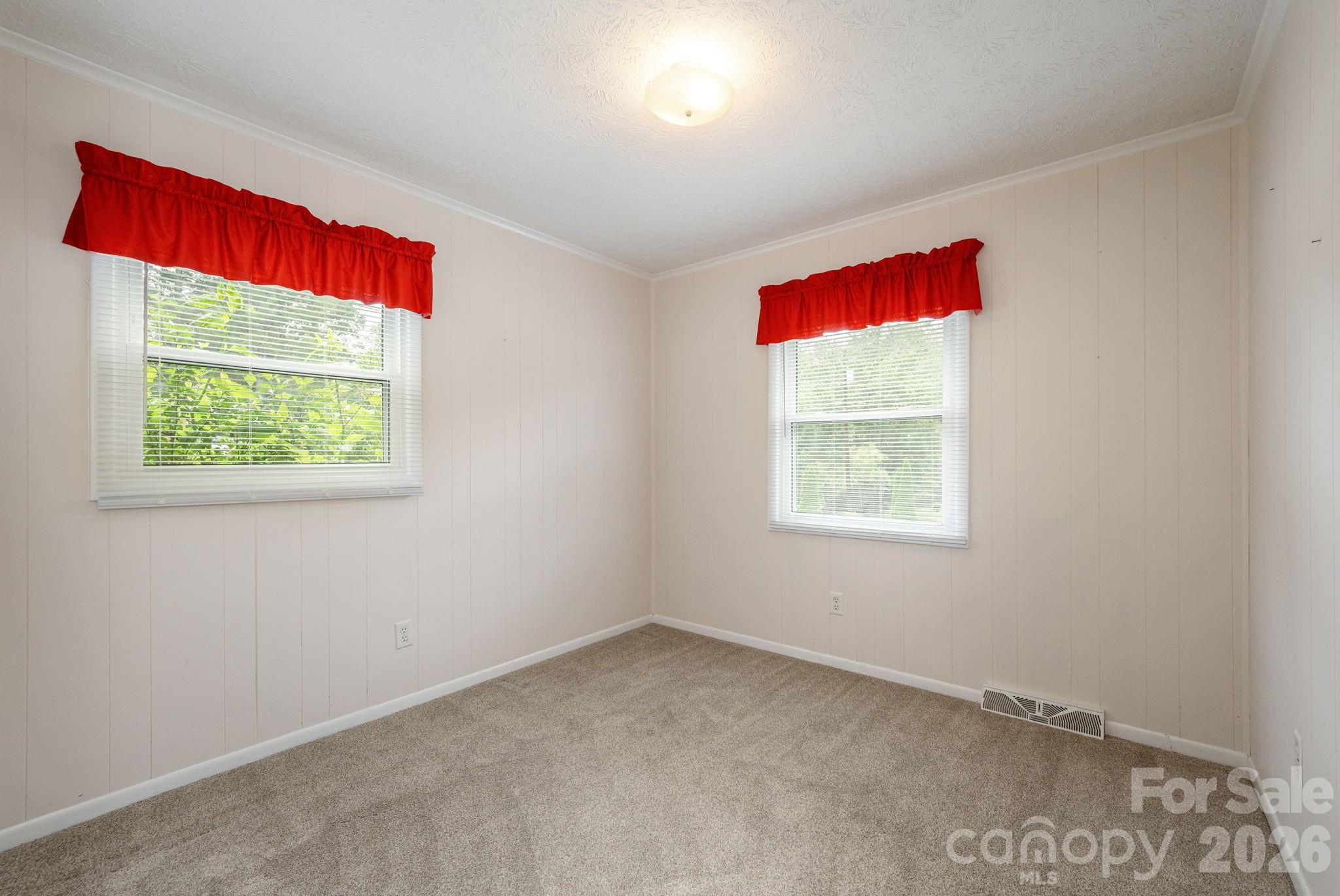 Single Family Residence at 107 MAYWOOD Road, Hendersonville, photo 18 of 25