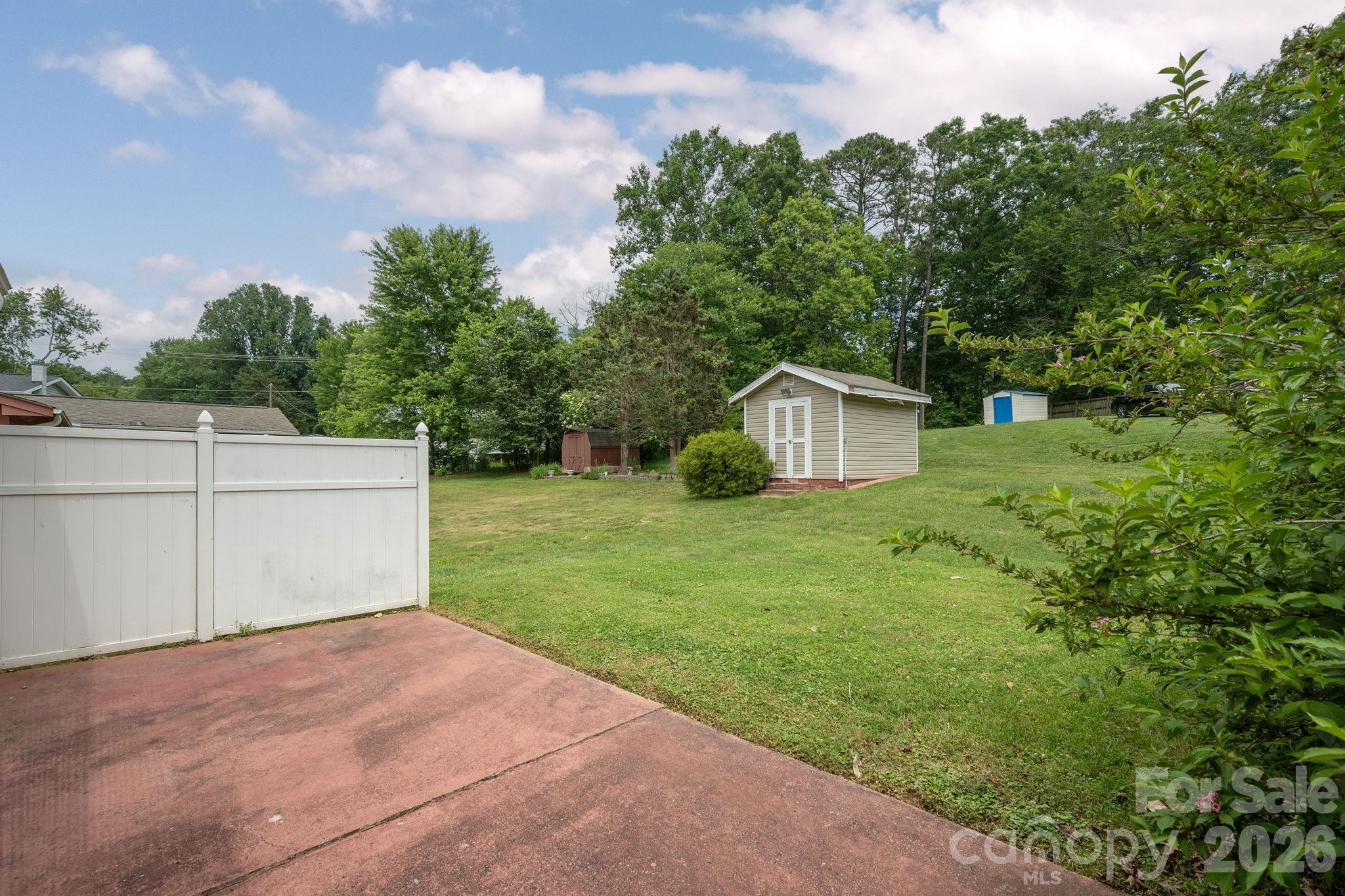 Single Family Residence at 107 MAYWOOD Road, Hendersonville, photo 23 of 25