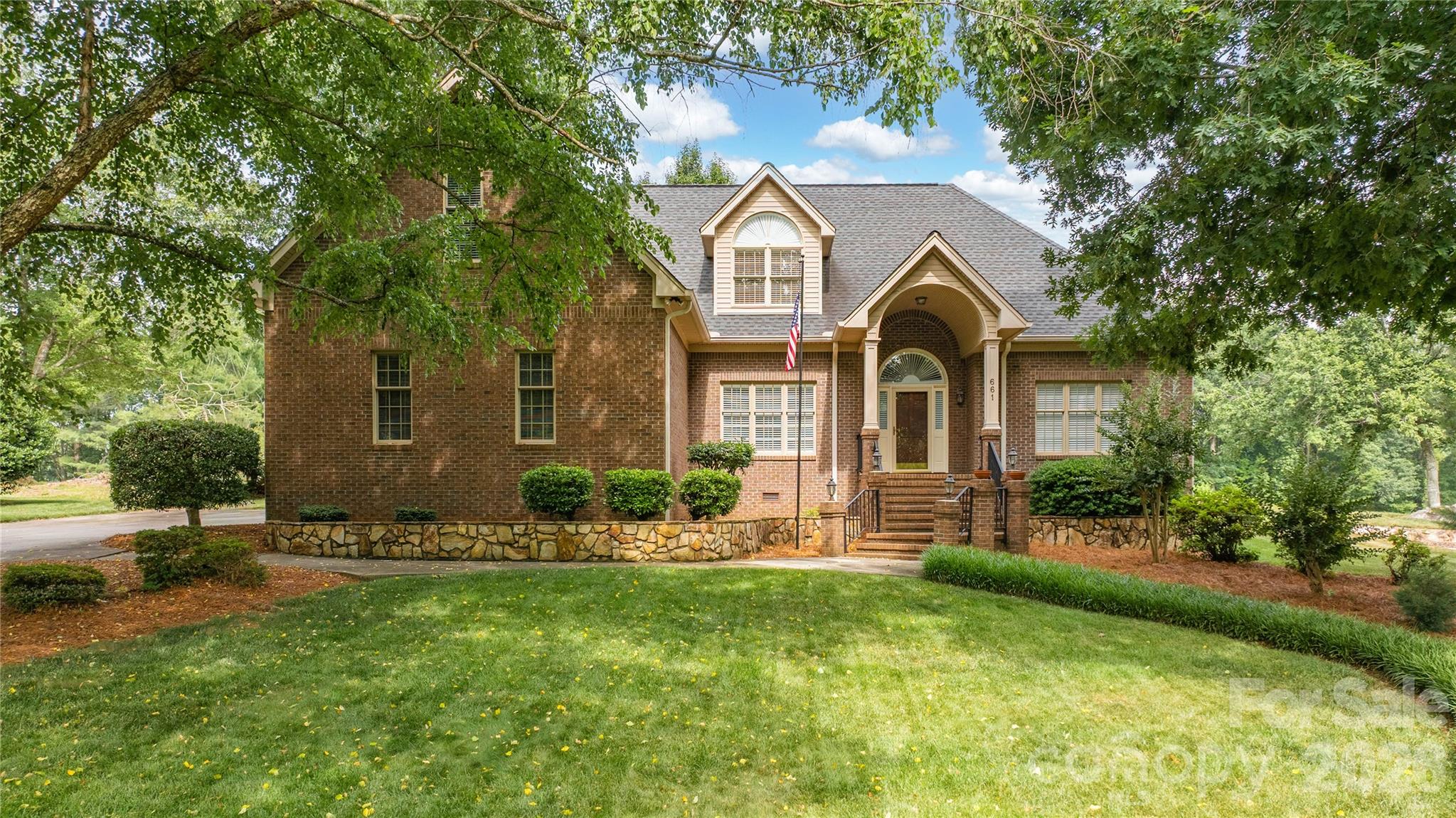 661 Nassau Trail