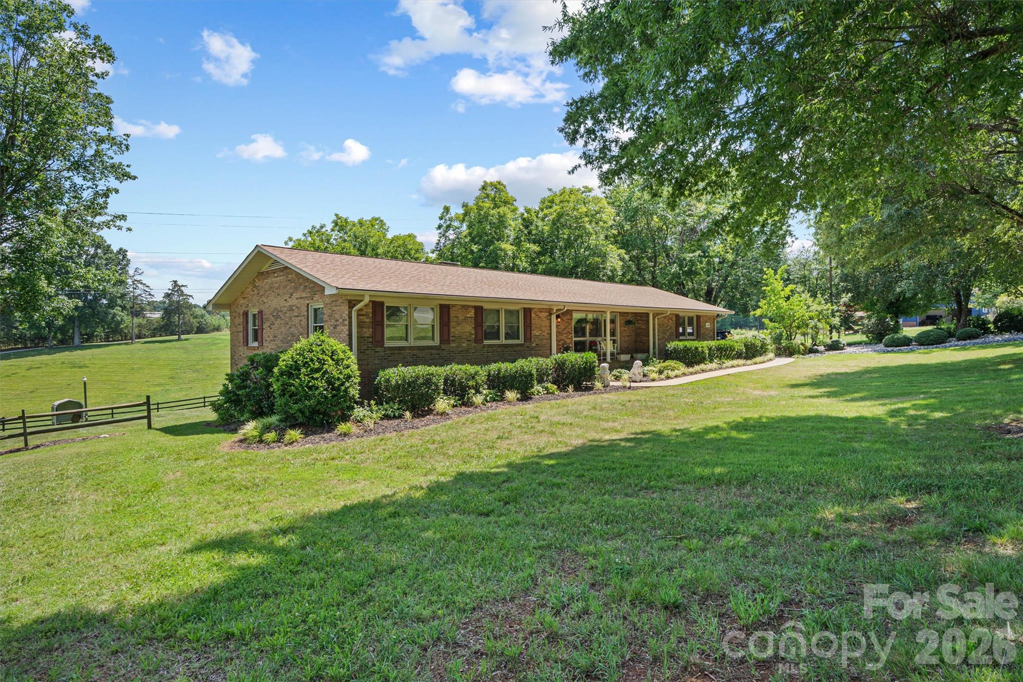 Single Family Residence at 256 Johnson Dairy Road, Mooresville, photo 19 of 46