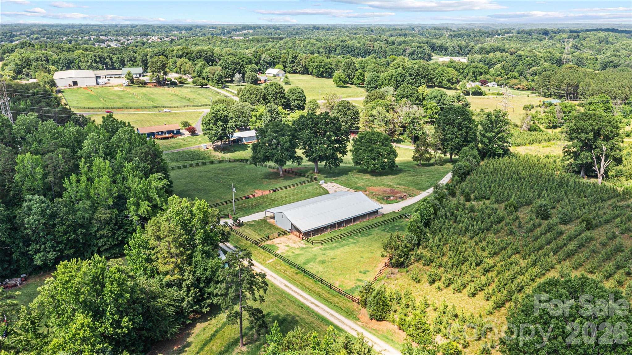 Peaceful with proximity to racing shops - 256 Johnson Dairy Road, Mooresville