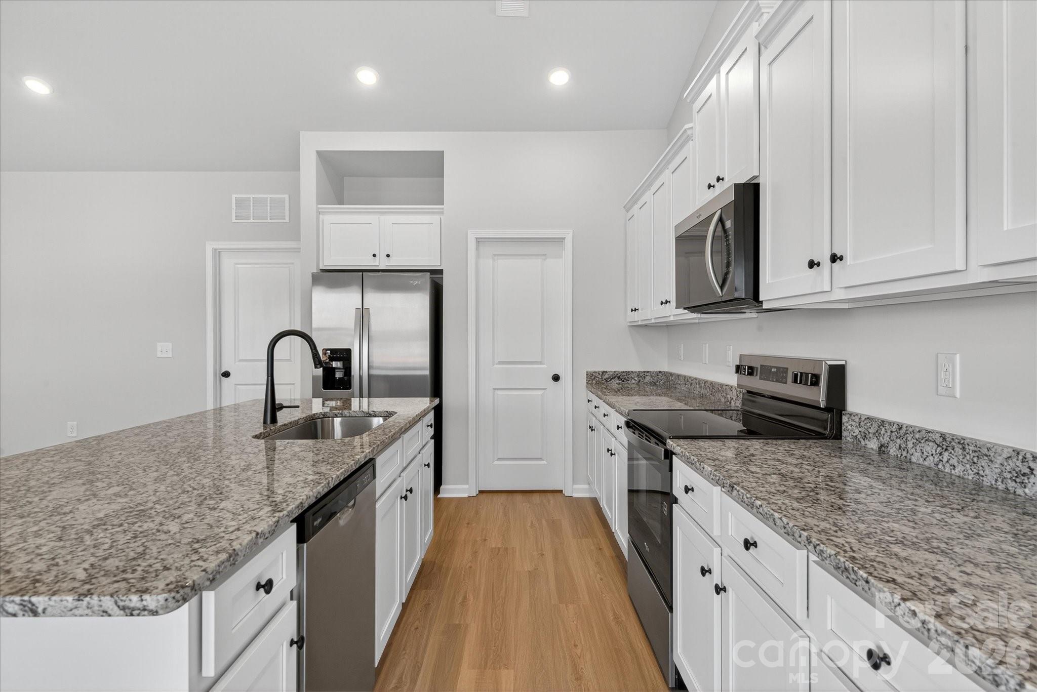 Single Family Residence at 3617 Saddlebred Drive, Gastonia, photo 6 of 26