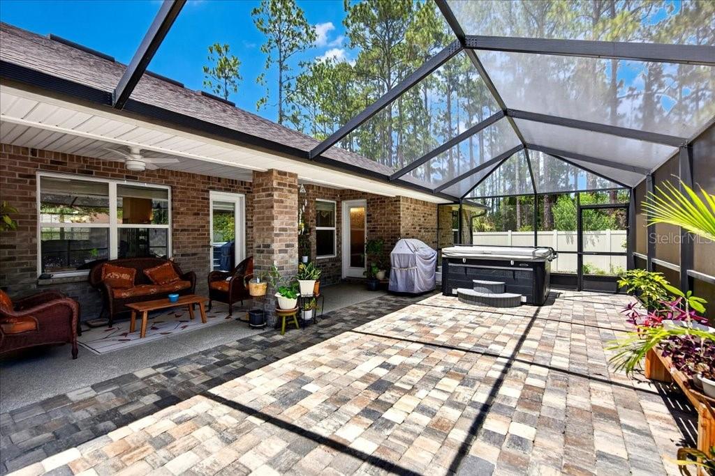 Enjoy the jacuzzi & the outdoors anytime all year around!! - 118 RYBERRY DR, PALM COAST
