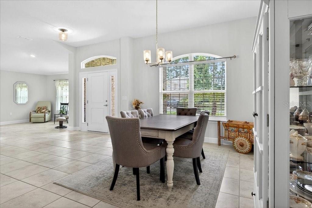 Open An Inviting entrance with plenty space for all your gathering! - 118 RYBERRY DR, PALM COAST