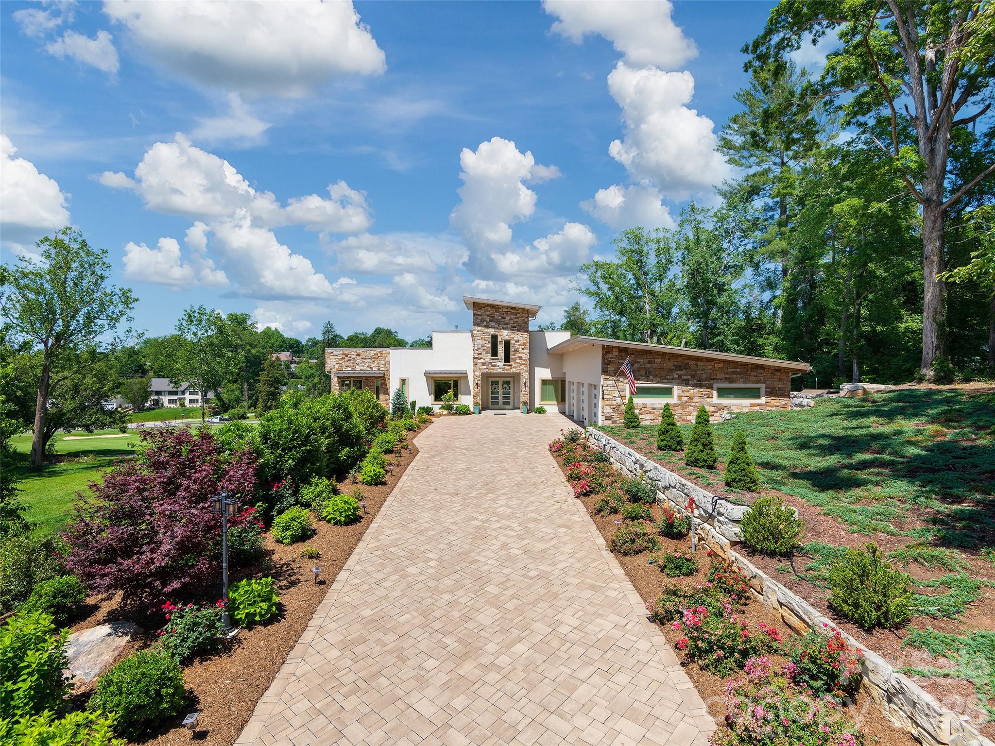 Single Family Residence at 123 Wembley Road, Asheville, photo 2 of 48