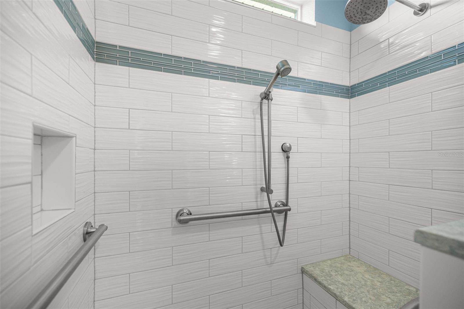 Walk-in Shower - 6951 SW 94TH CT, OCALA