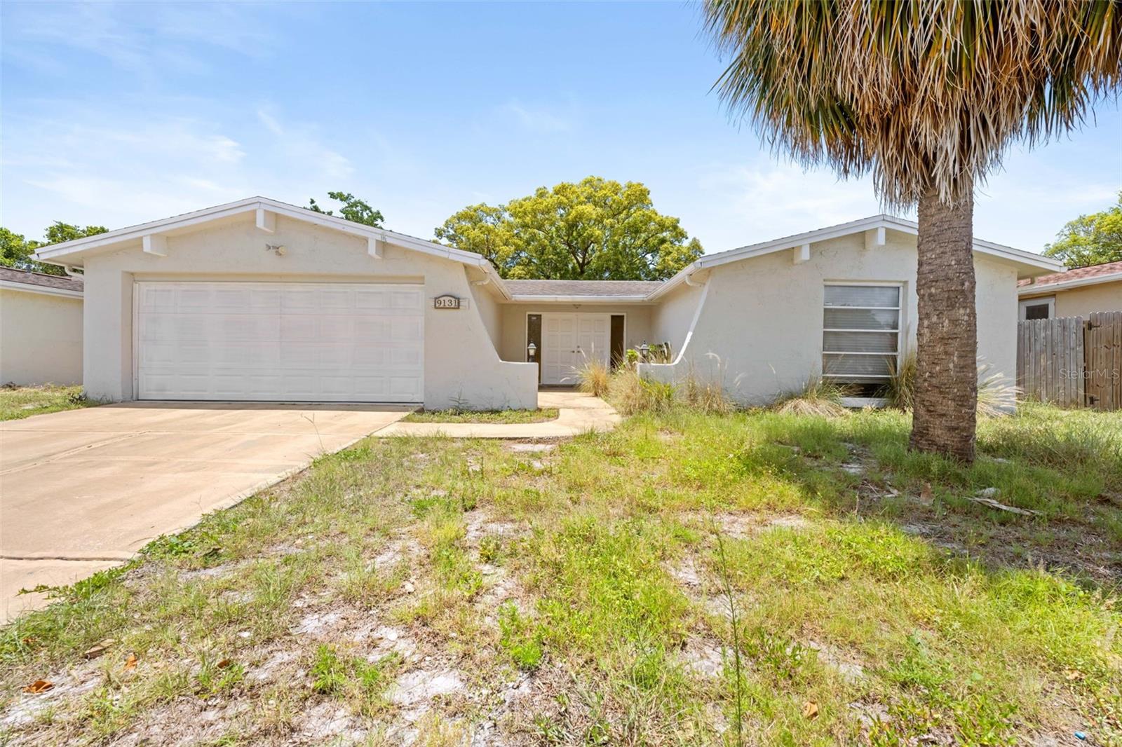 9131 HUNT CLUB LN