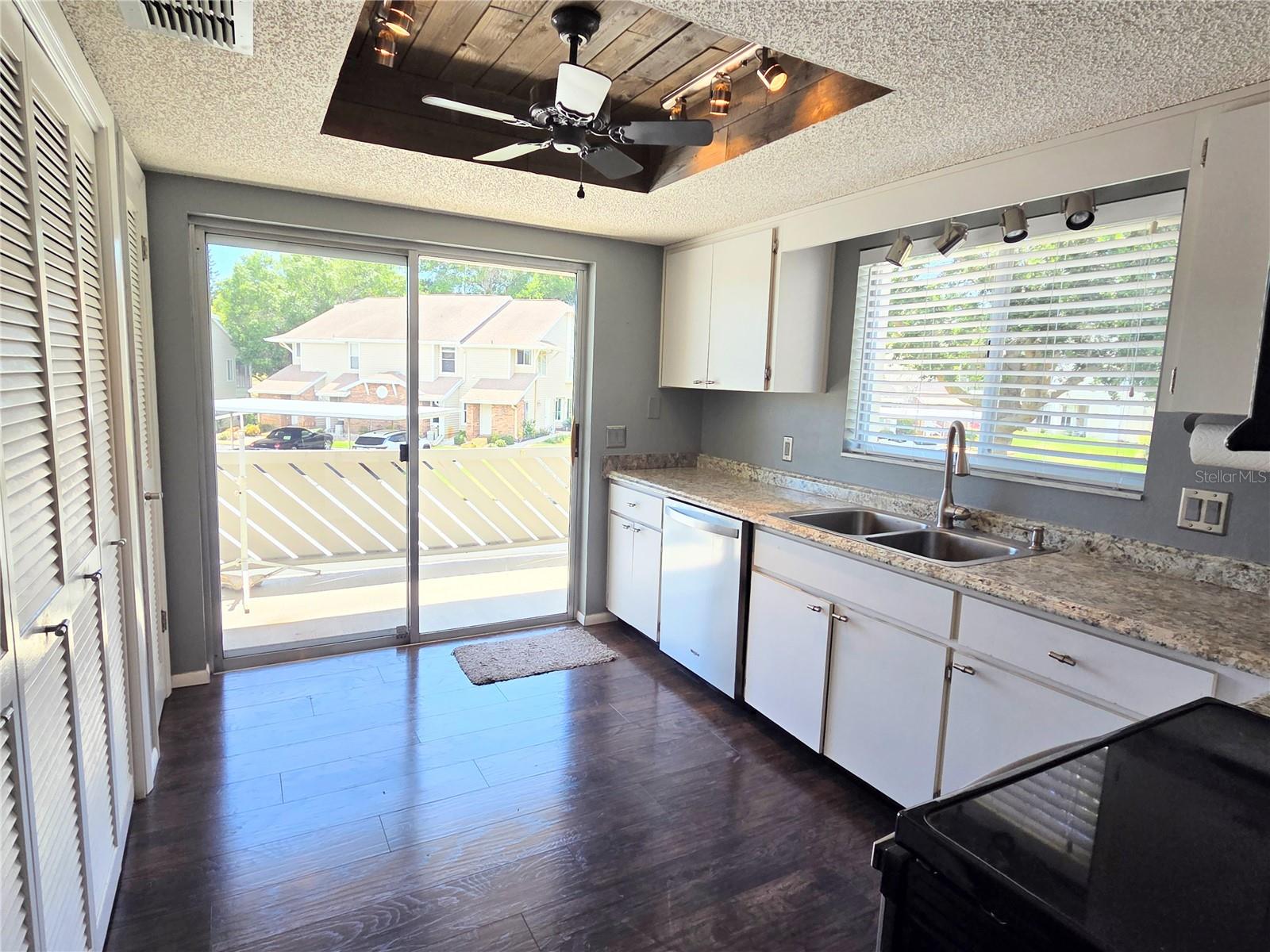 Condominium at 12404 EAGLESWOOD DR #C, HUDSON, photo 2 of 30