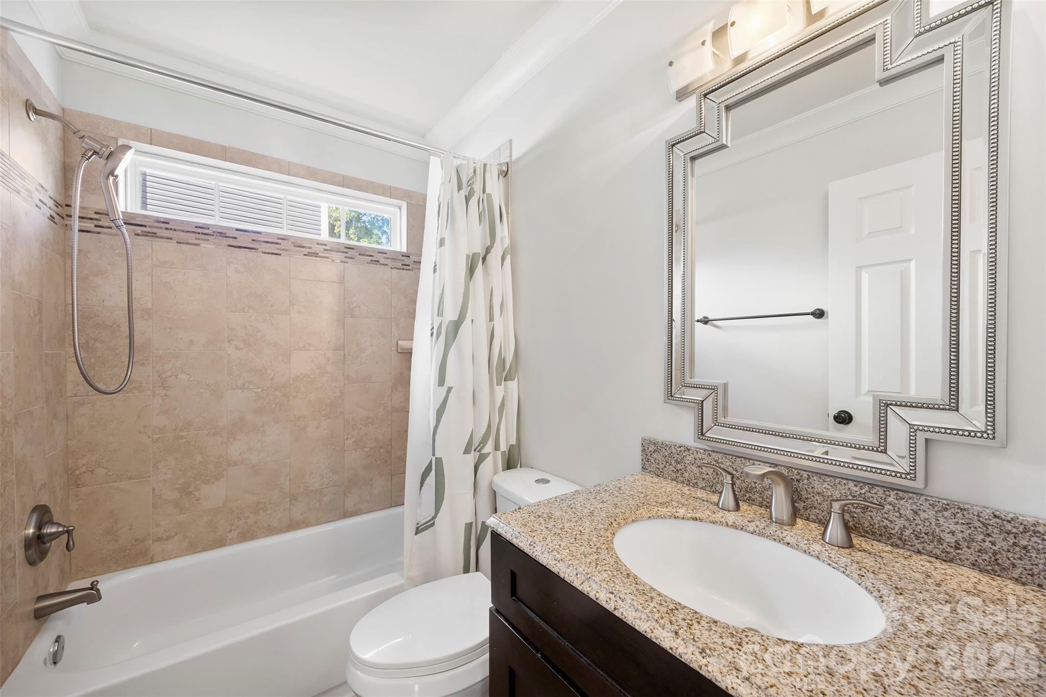 Guest Full Bath - 8011 Maxwelton Drive, Huntersville