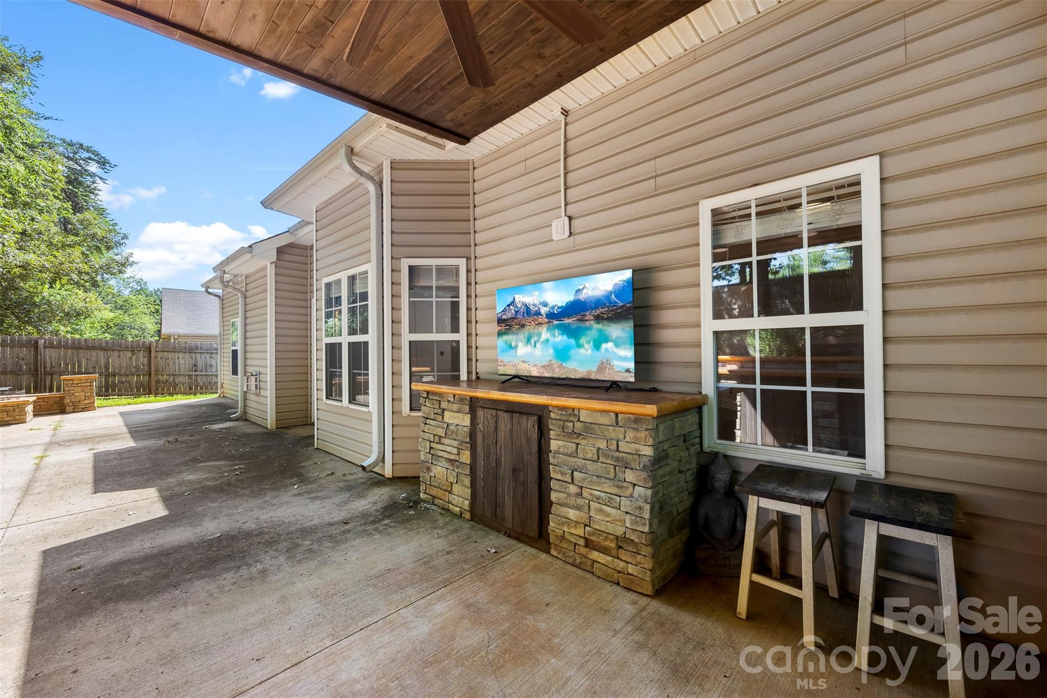 Single Family Residence at 8011 Maxwelton Drive, Huntersville, photo 23 of 27