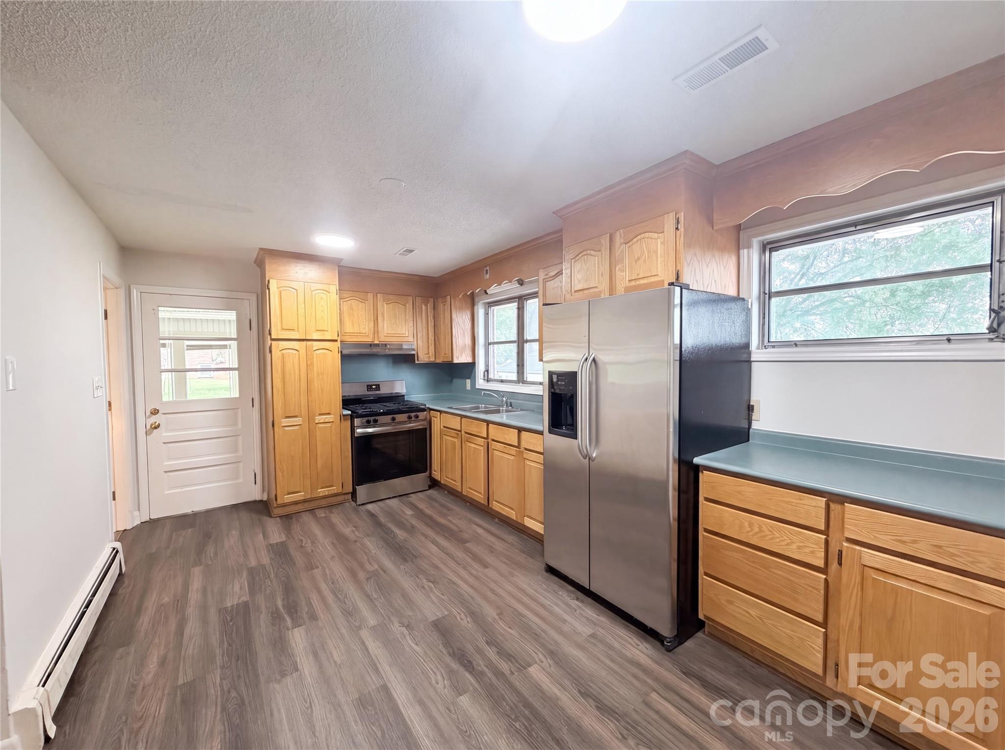 Single Family Residence at 1580 W Cloaninger Avenue, Statesville, photo 2 of 20