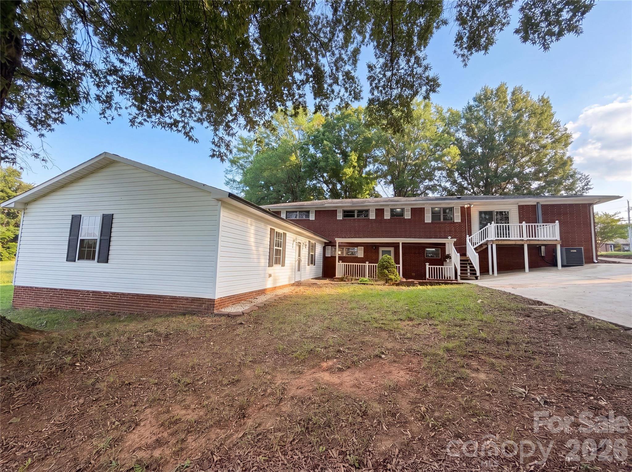 Single Family Residence at 1580 W Cloaninger Avenue, Statesville, photo 5 of 20