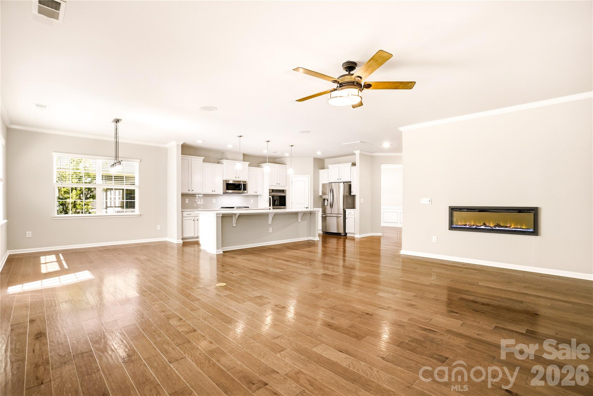 Open-Concept Level Living - 124 Van Gogh Trail, Mount Holly
