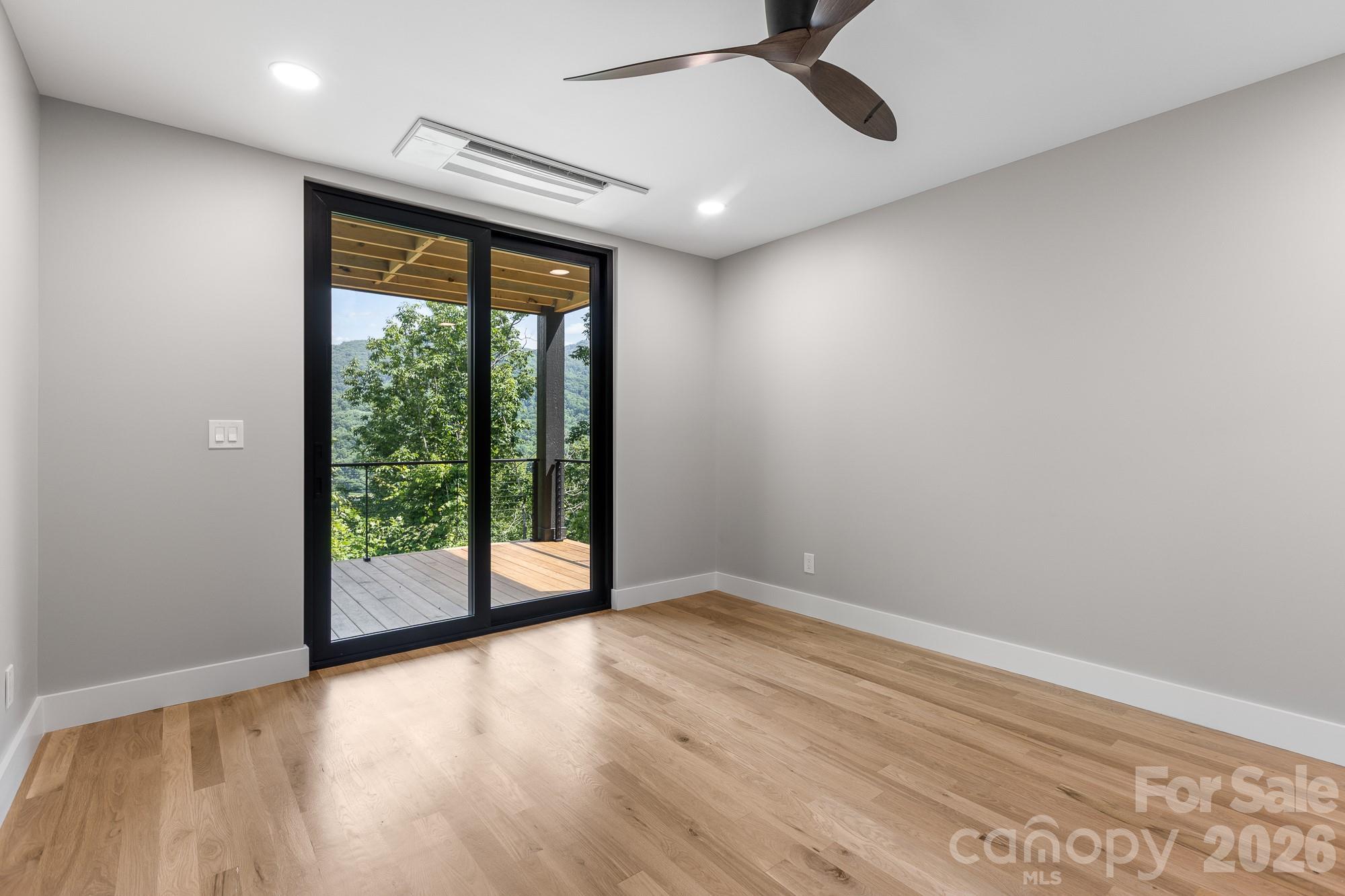 Lower second guest room. - 60 King Horn Ridge, Waynesville