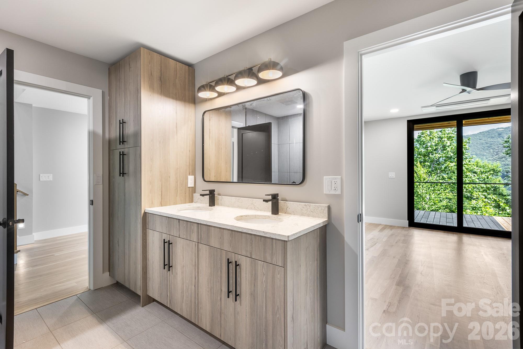 Lower second guest room shared on-suite bathroom 2. - 60 King Horn Ridge, Waynesville
