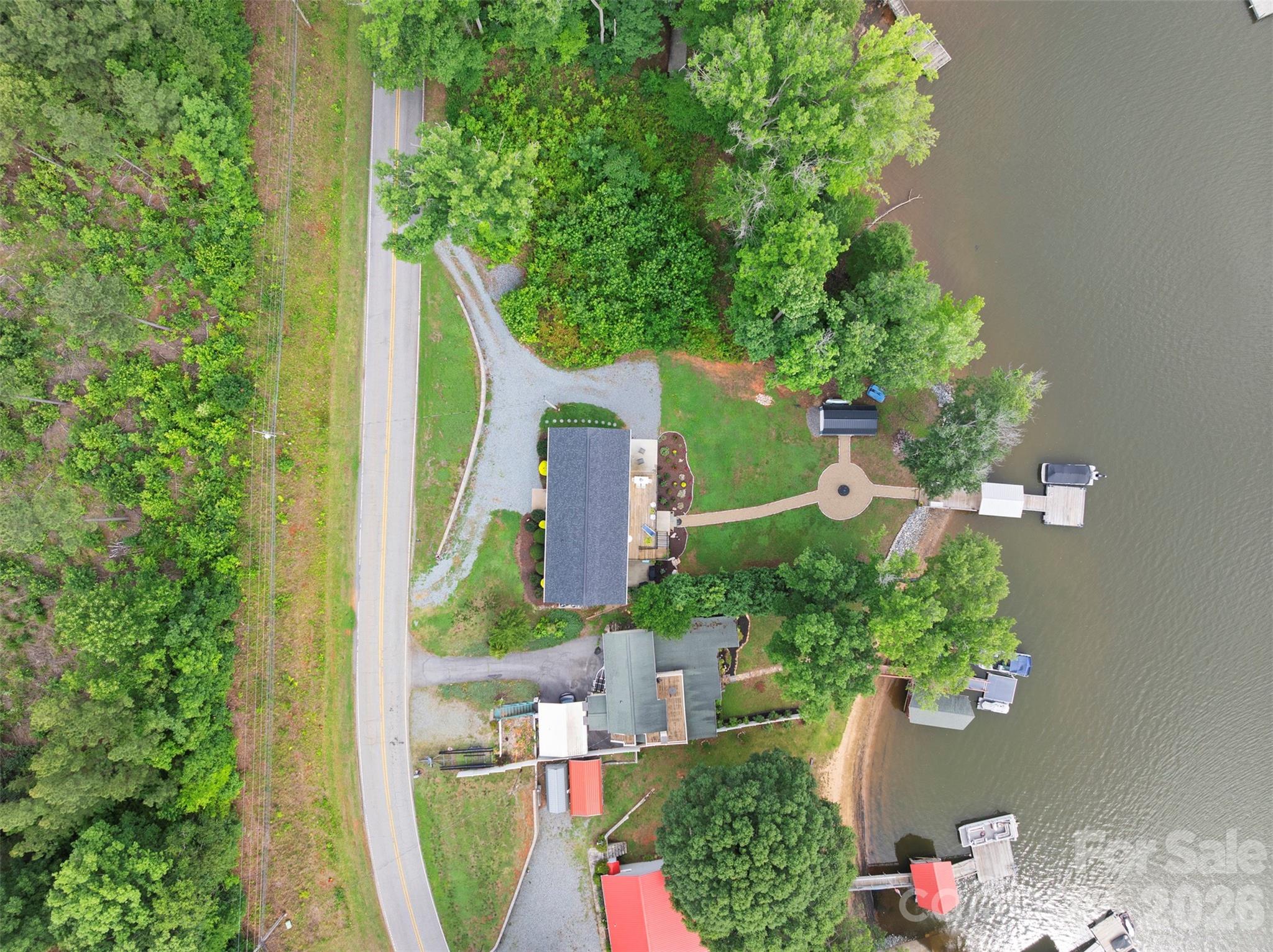 Single Family Residence at 645 Riverside Drive, Lexington, photo 7 of 48