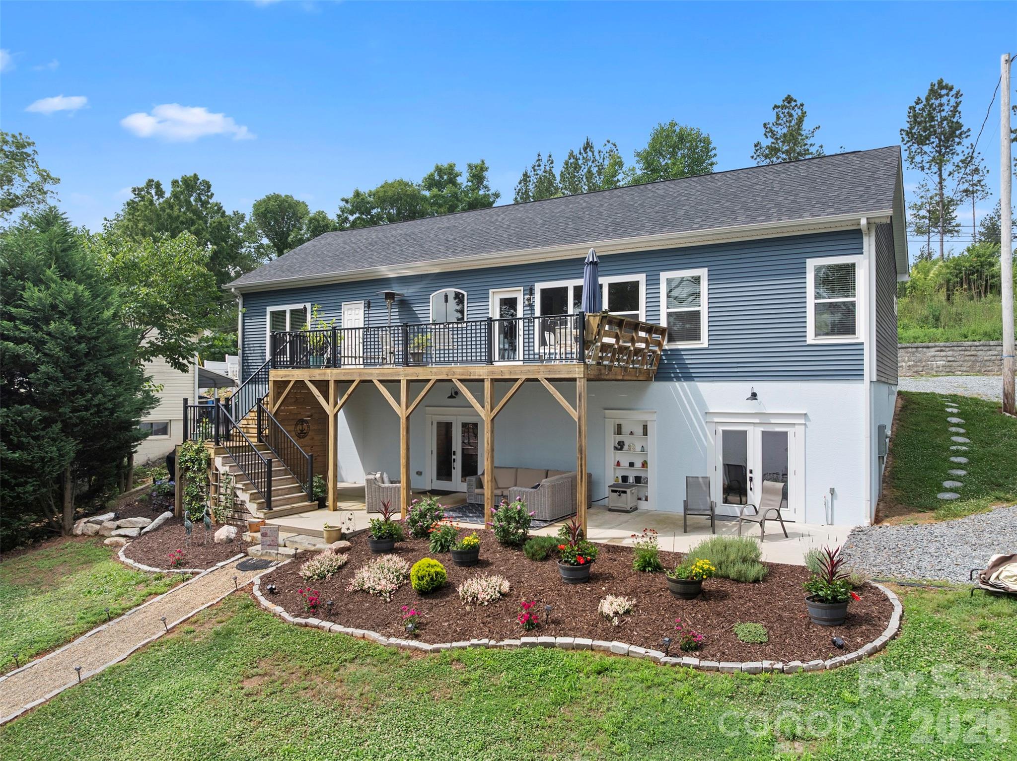 Single Family Residence at 645 Riverside Drive, Lexington, photo 36 of 48