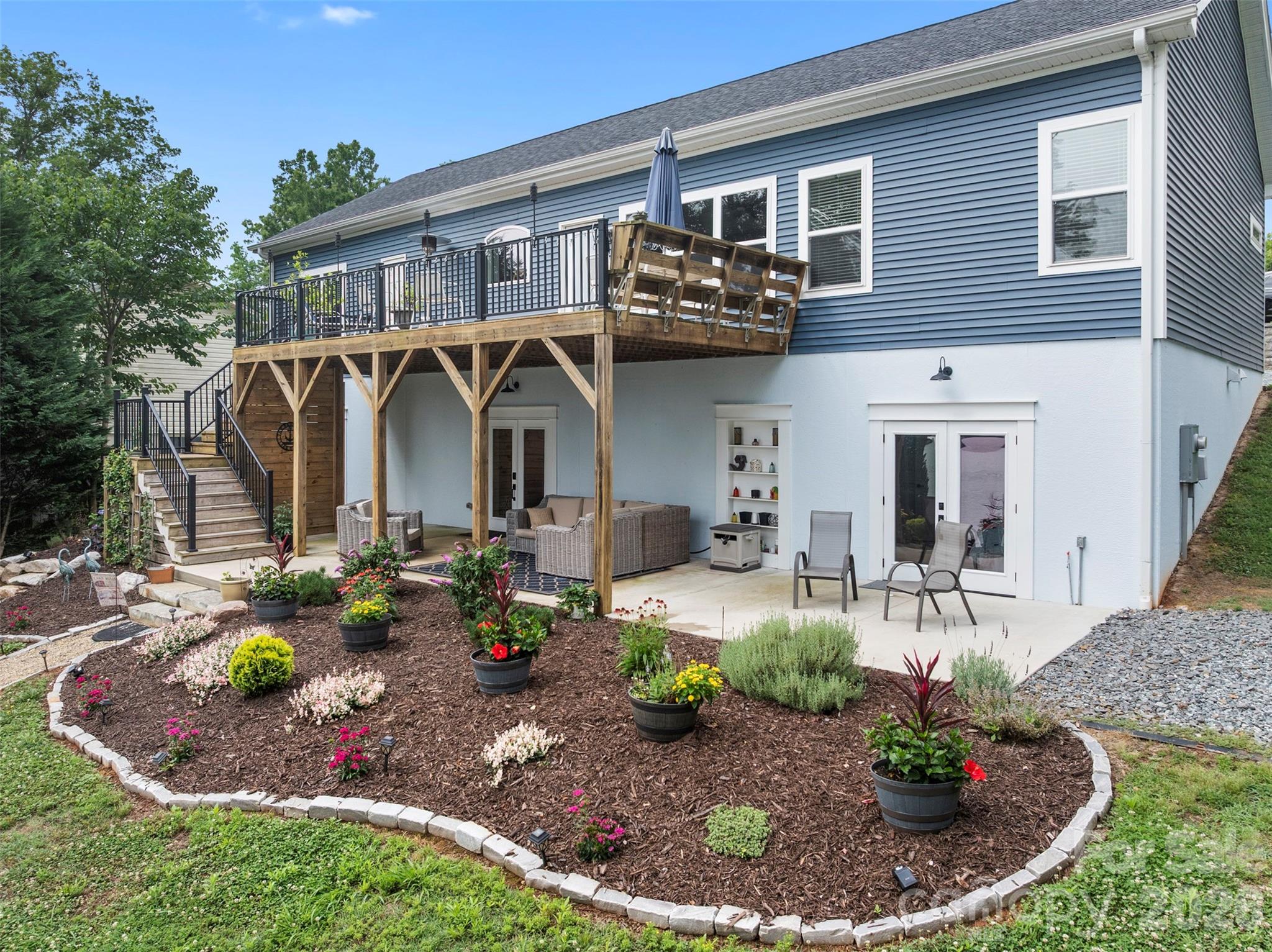 Single Family Residence at 645 Riverside Drive, Lexington, photo 44 of 48