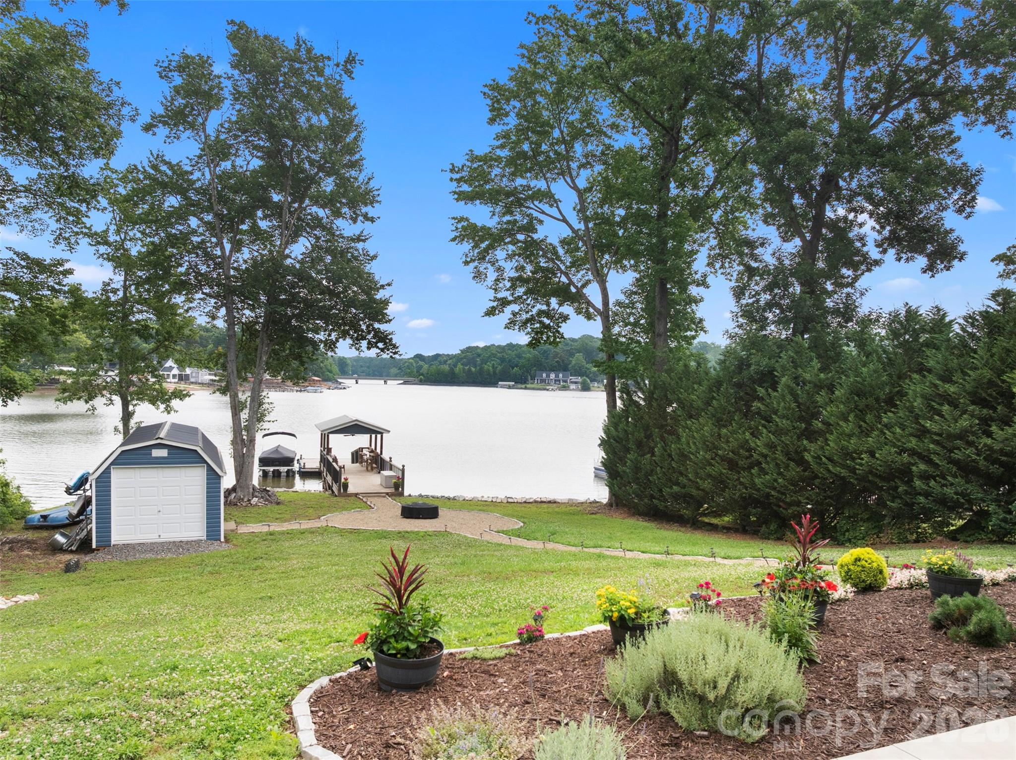 Single Family Residence at 645 Riverside Drive, Lexington, photo 2 of 48