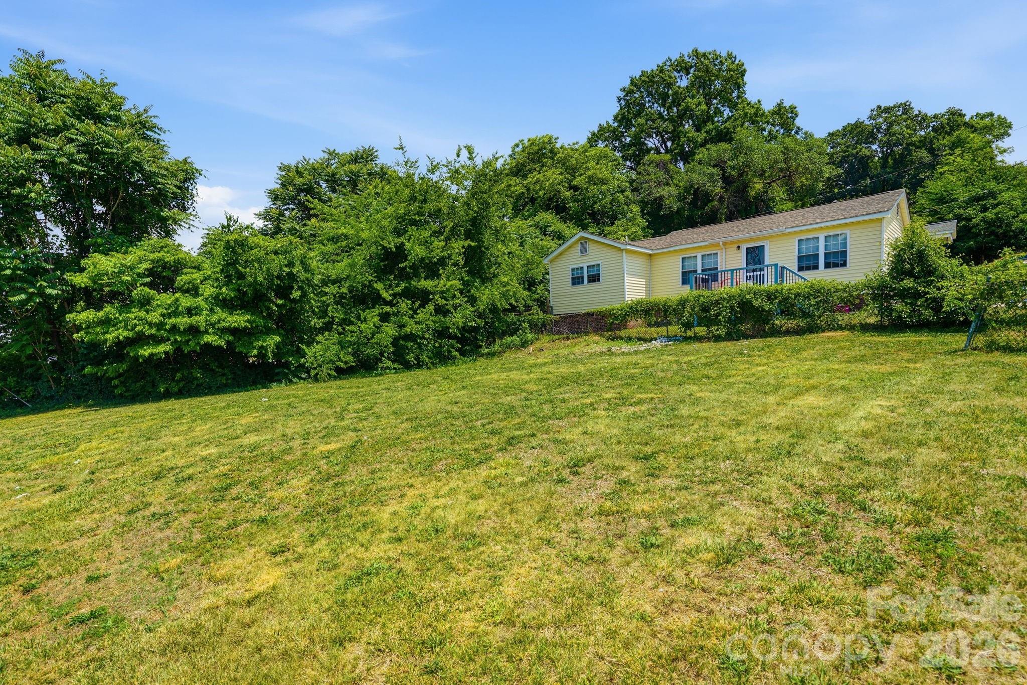 Lot at 412 W Davidson Avenue, Gastonia, photo 5 of 8