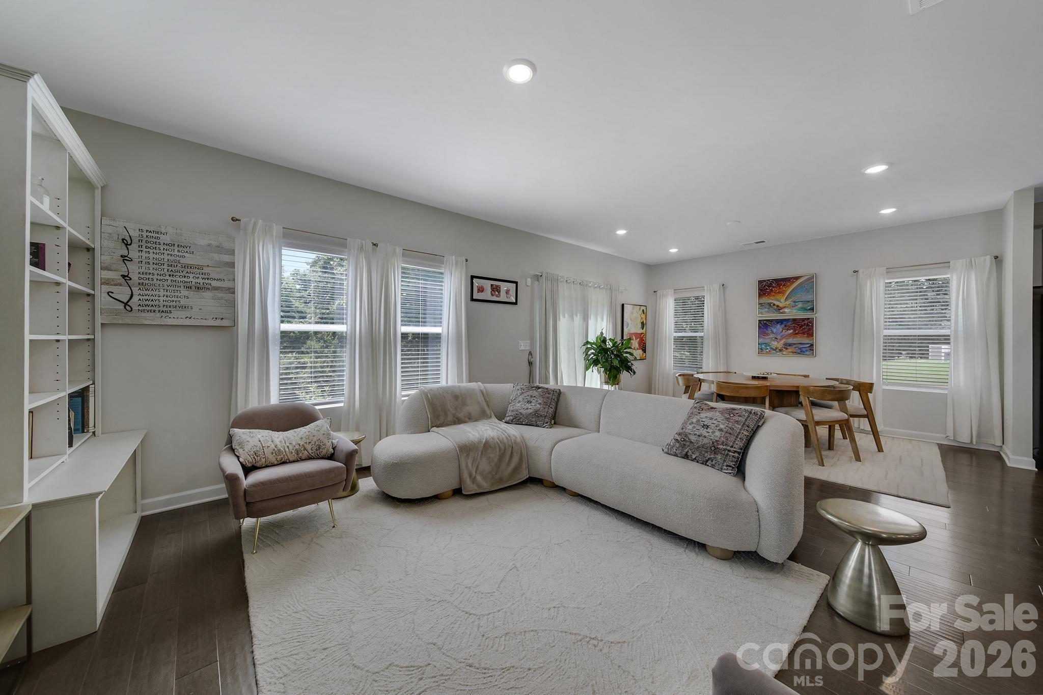 Single Family Residence at 660 Citriadora Street, Fort Mill, photo 11 of 35