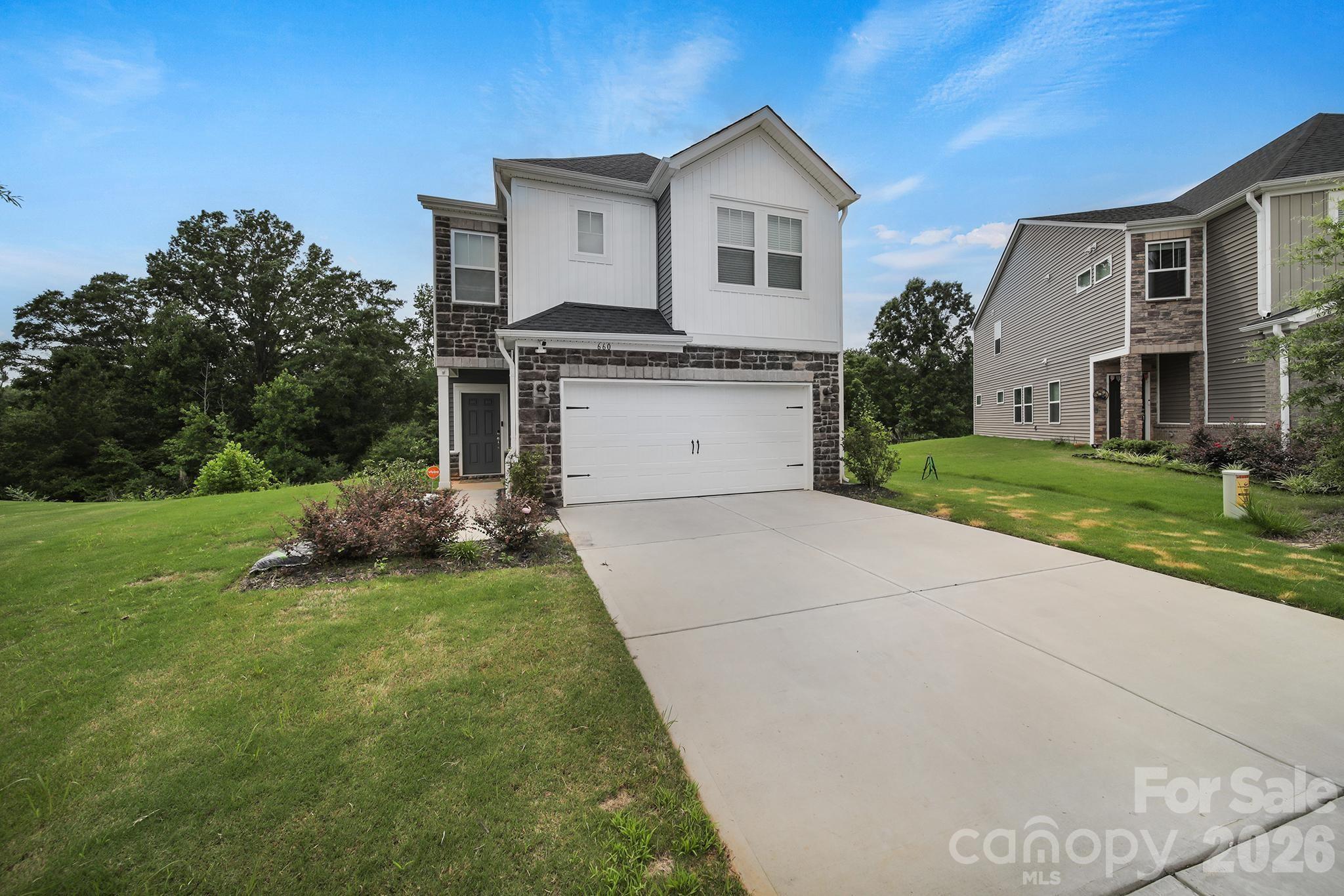 Single Family Residence at 660 Citriadora Street, Fort Mill, photo 34 of 35