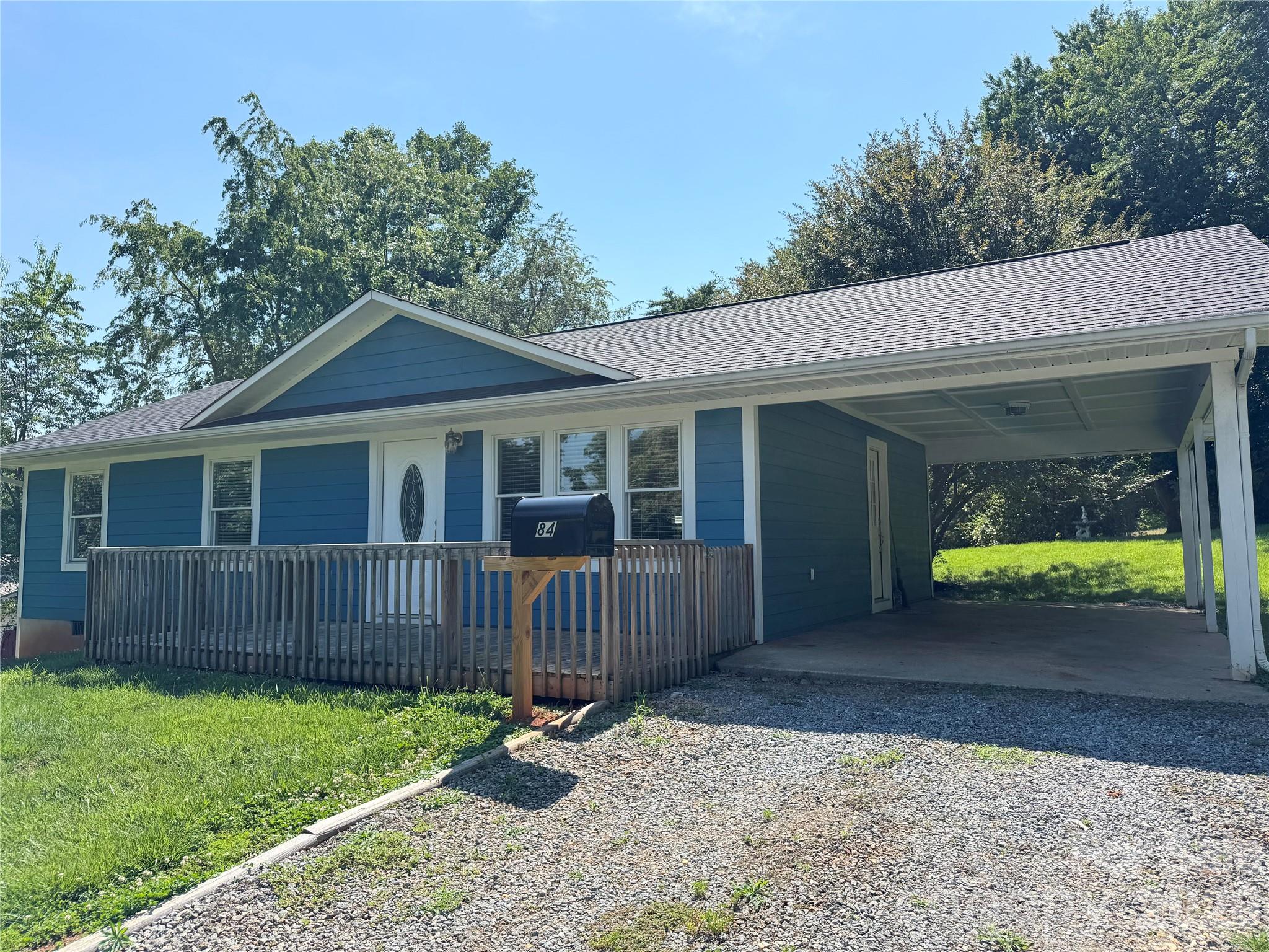 Single Family Residence at 84 E Hunt Drive, Nebo, photo 2 of 19