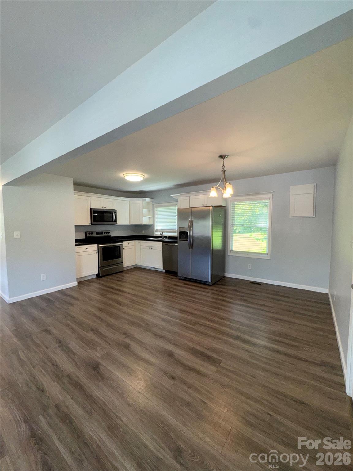 Single Family Residence at 84 E Hunt Drive, Nebo, photo 7 of 19