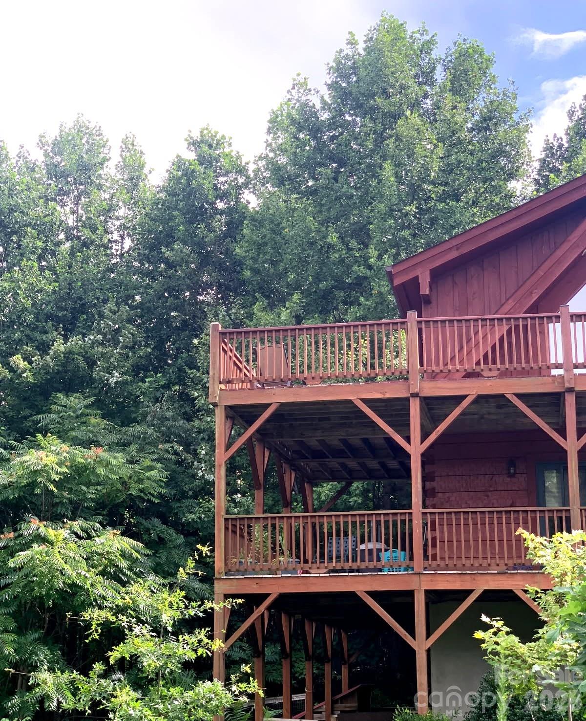 Decks on 2 levels with Mtn Views - 453 Grandview Peaks Drive, Nebo