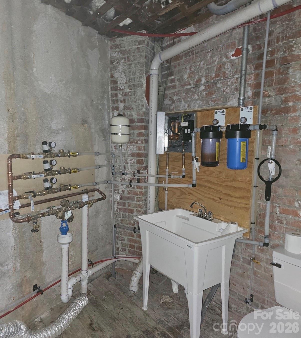 middle floor utility - 69 Locust Street, Spruce Pine