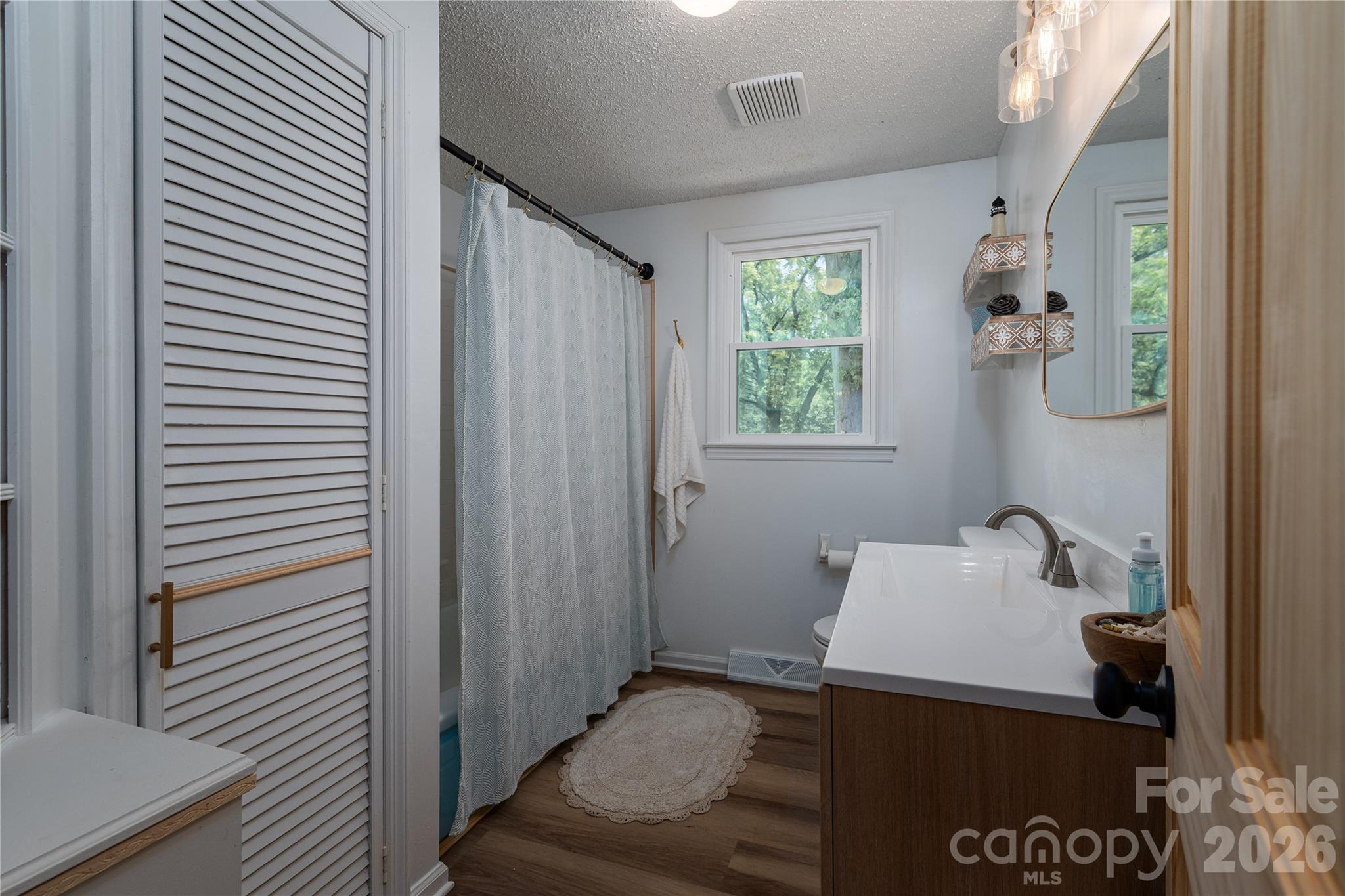 Single Family Residence at 220 Lackey Street, Kings Mountain, photo 17 of 47