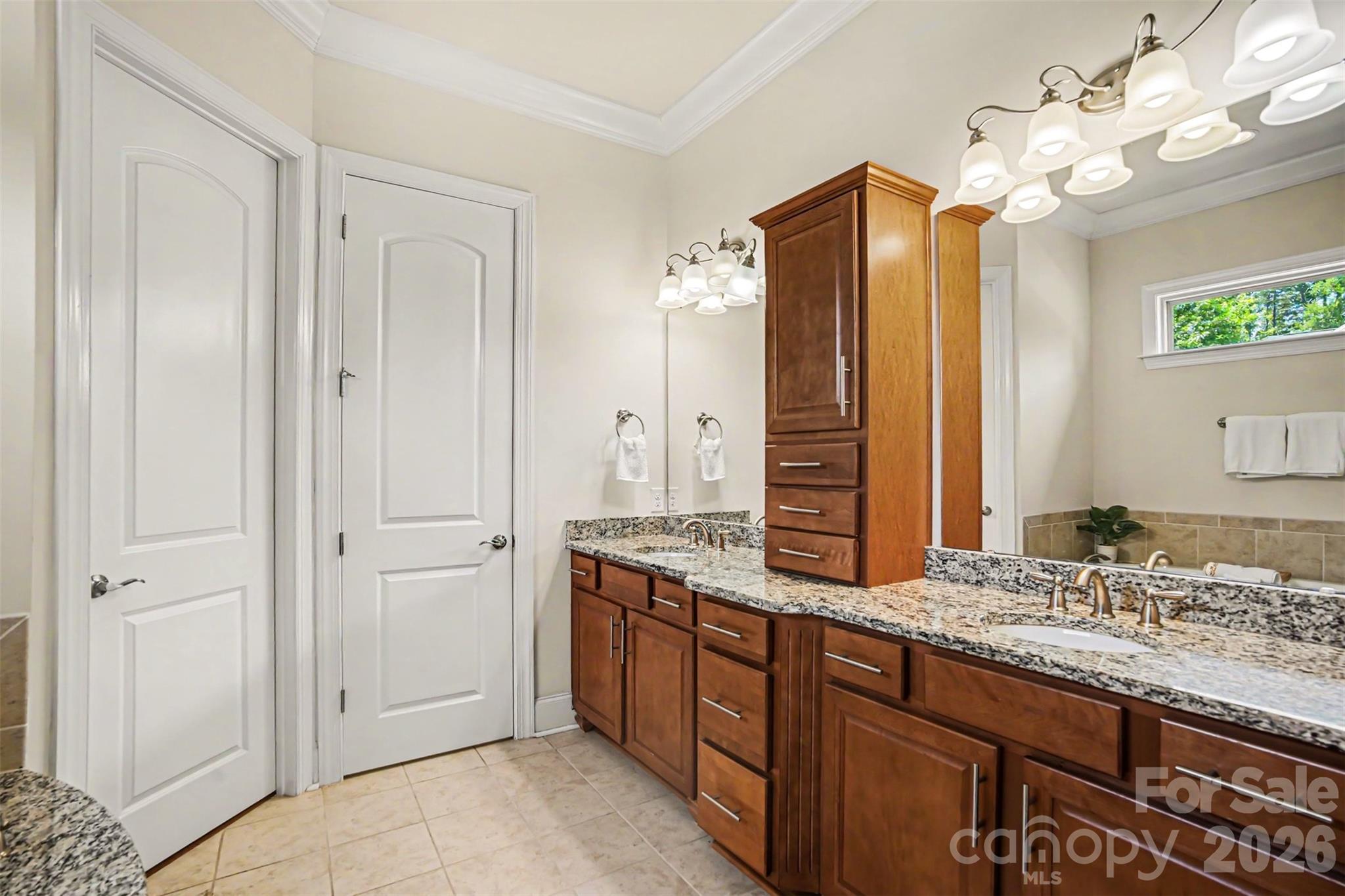 Double sinks - 3605 Jumprock Road, Indian Land