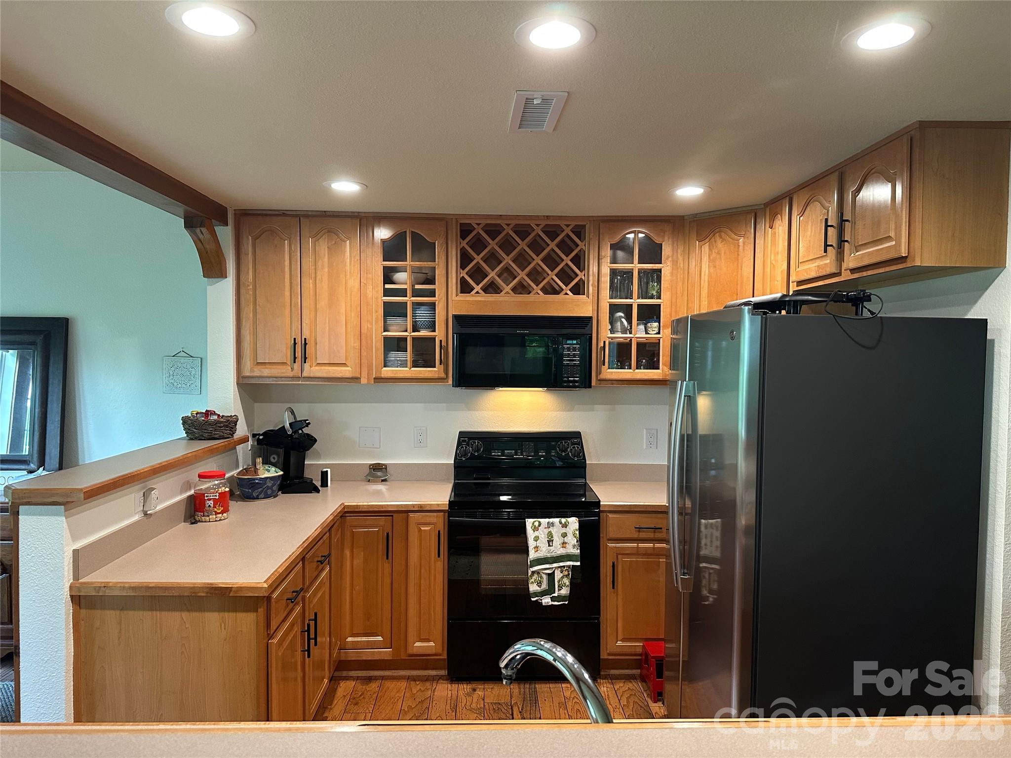 Condominium at 222 Creekside Way, Burnsville, photo 13 of 36