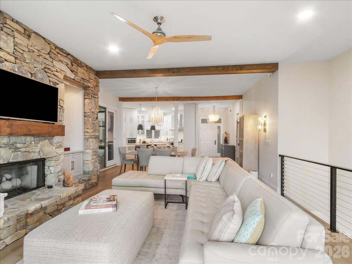OPEN CONCEPT LIVING - 530 Andrew Banks Road, Burnsville