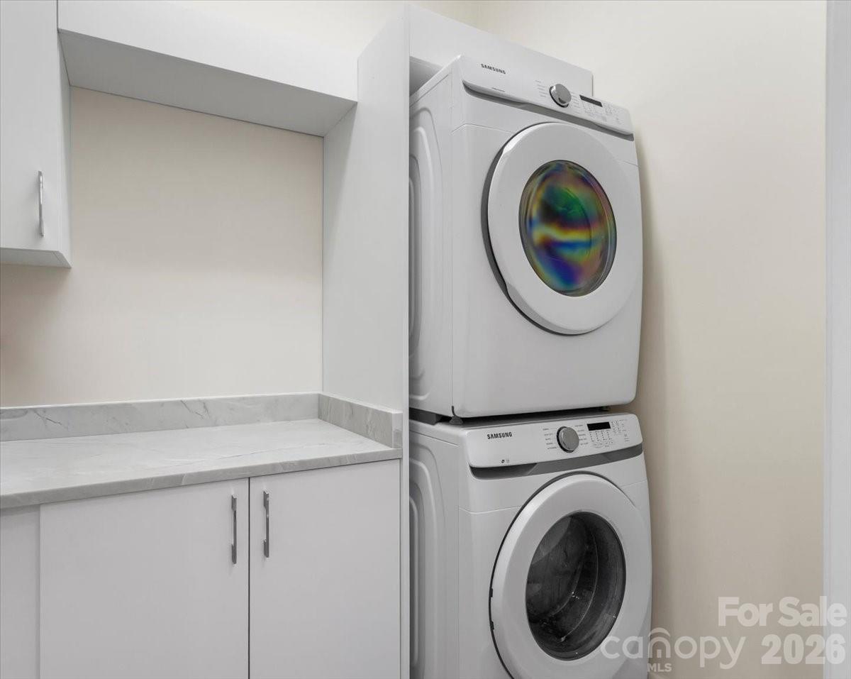 MAIN - LAUNDRY ROOM WITH SWINGING BARN DOORS - 530 Andrew Banks Road, Burnsville