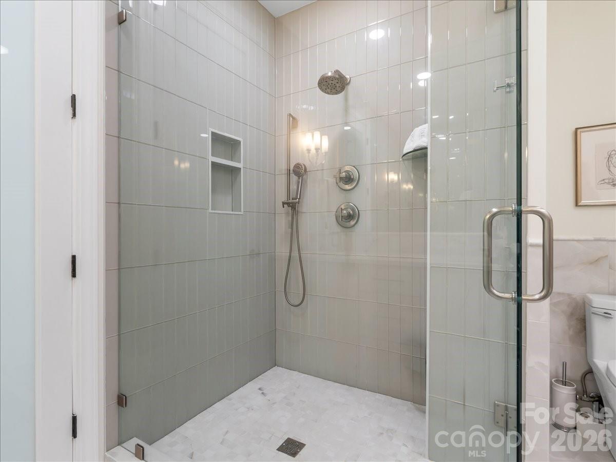 GLASS ENCLOSED SHOWER - 530 Andrew Banks Road, Burnsville
