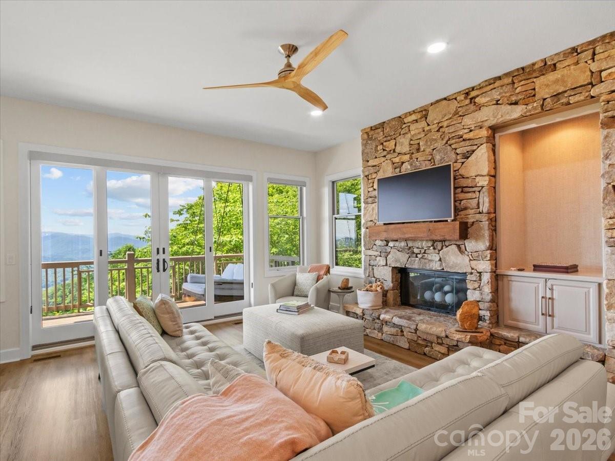 ROOM WITH A VIEW! - 530 Andrew Banks Road, Burnsville