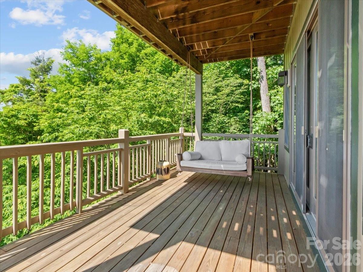 OVERSIZED SWING - MAIN LEVEL DECK - 530 Andrew Banks Road, Burnsville