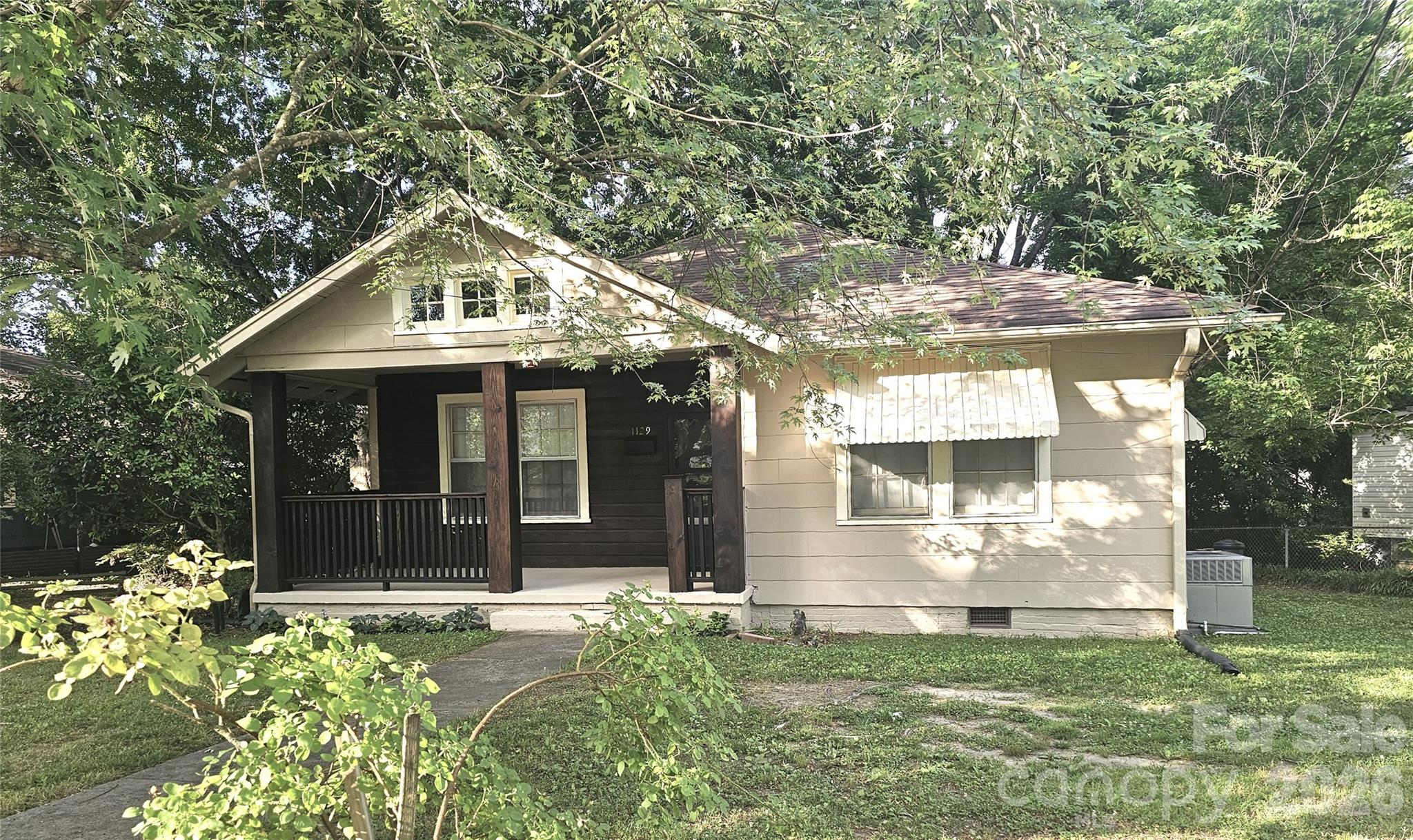 Single Family Residence at 1129 W 5th Avenue, Gastonia, photo 4 of 22